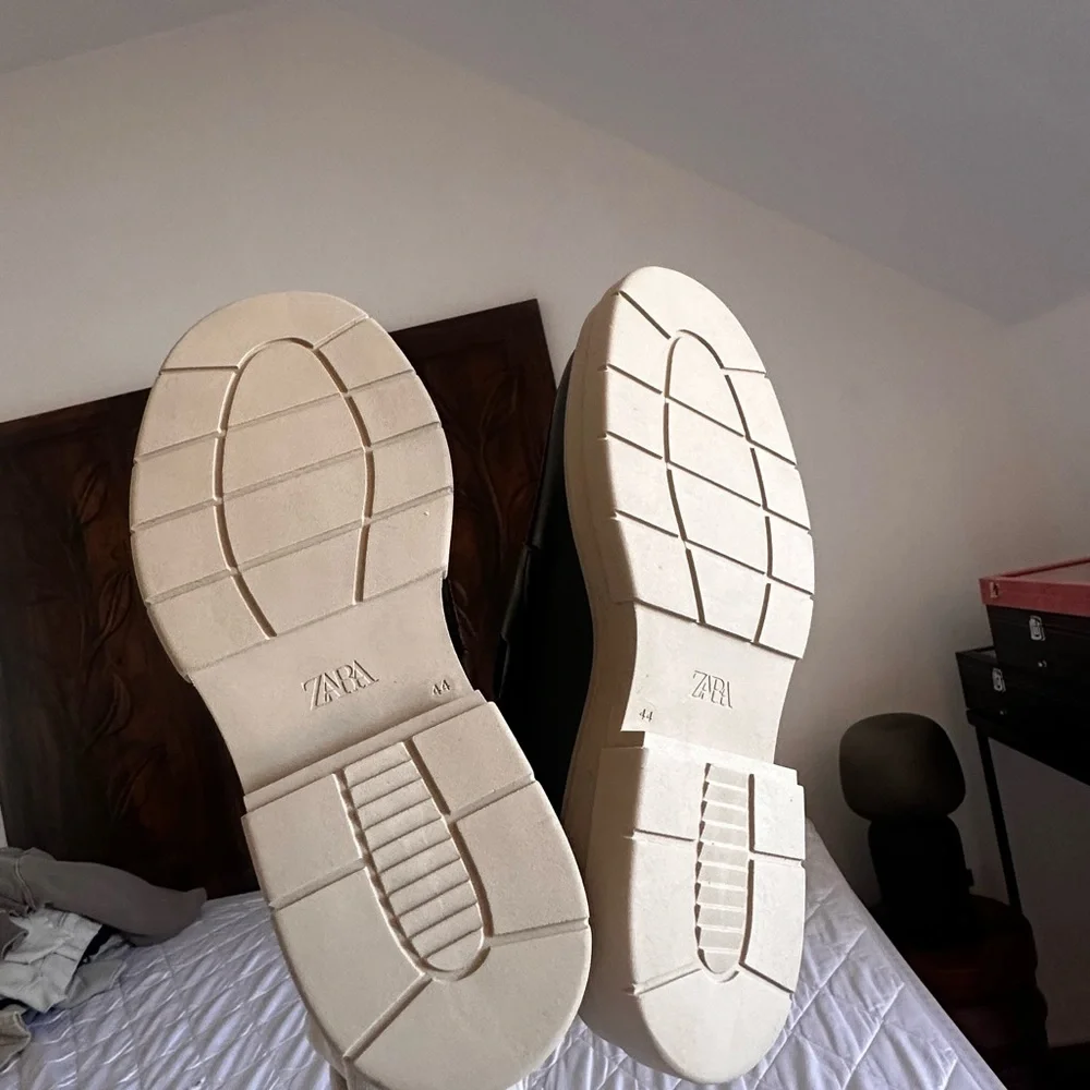 Men’s Zara loafers